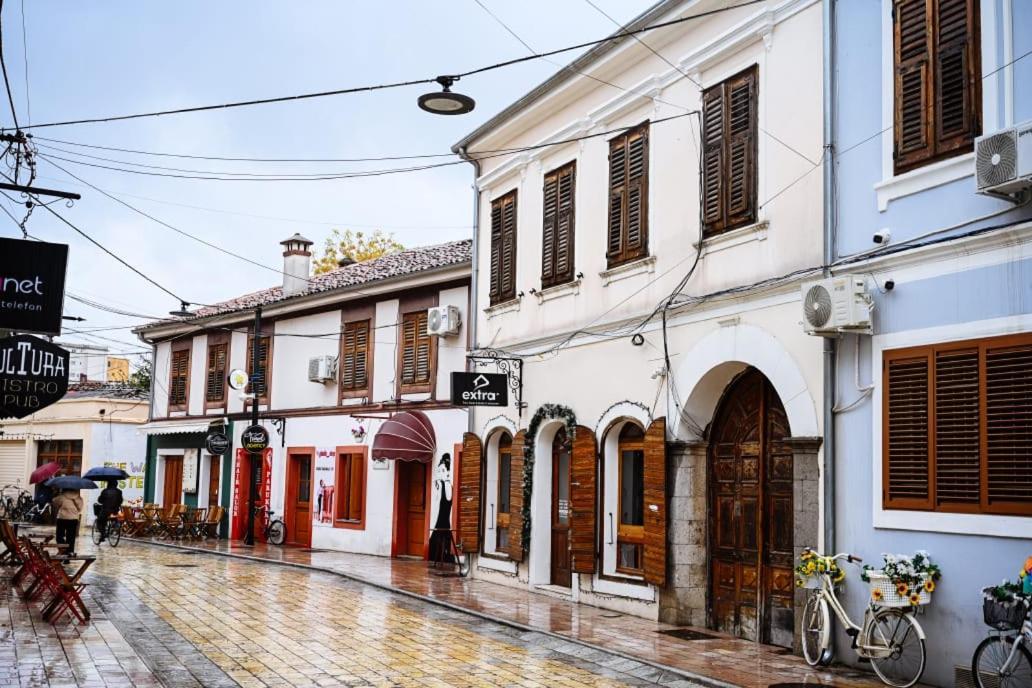 Mon Ami Boutique Hotel Shkoder Exterior photo